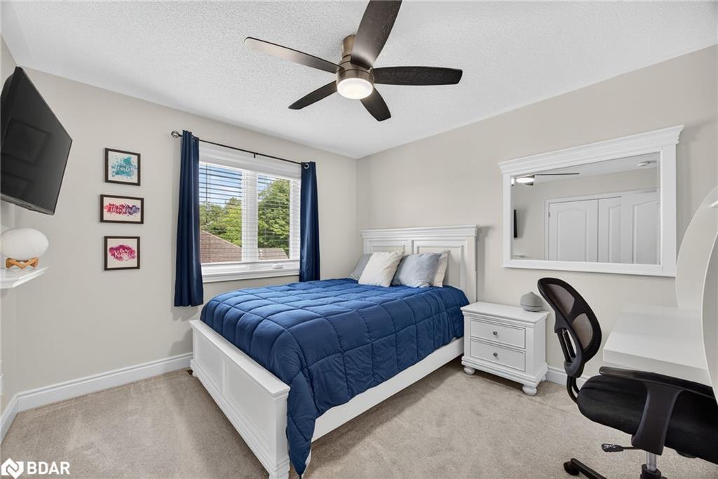 41 Landscape Drive, Oro-Medonte, ON - Indoor Photo Showing Bedroom