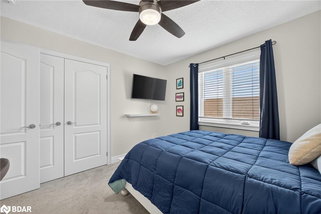 41 Landscape Drive, Oro-Medonte, ON - Indoor Photo Showing Bedroom