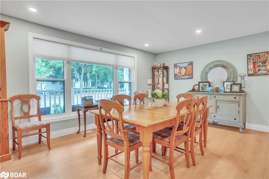 26 Granville Street, Barrie, ON - Indoor Photo Showing Dining Room