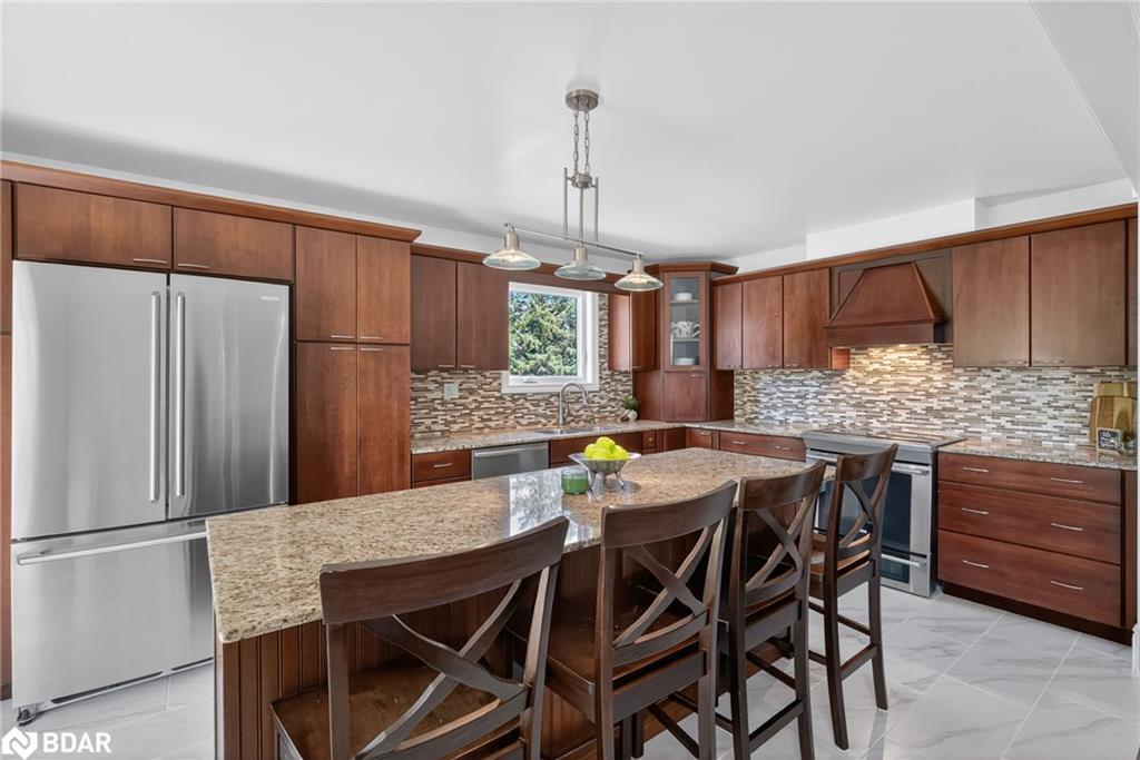 2 Birchmount Circle, Wasaga Beach, ON - Indoor