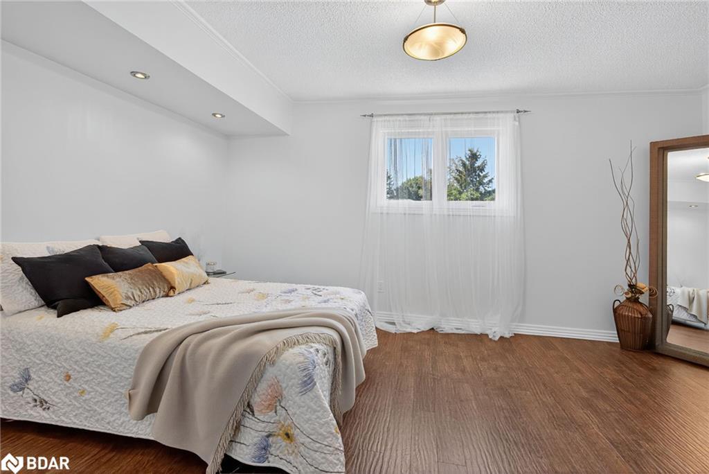 2 Birchmount Circle, Wasaga Beach, ON - Indoor Photo Showing Bedroom