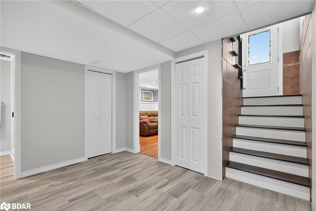 2 Birchmount Circle, Wasaga Beach, ON - Indoor Photo Showing Other Room