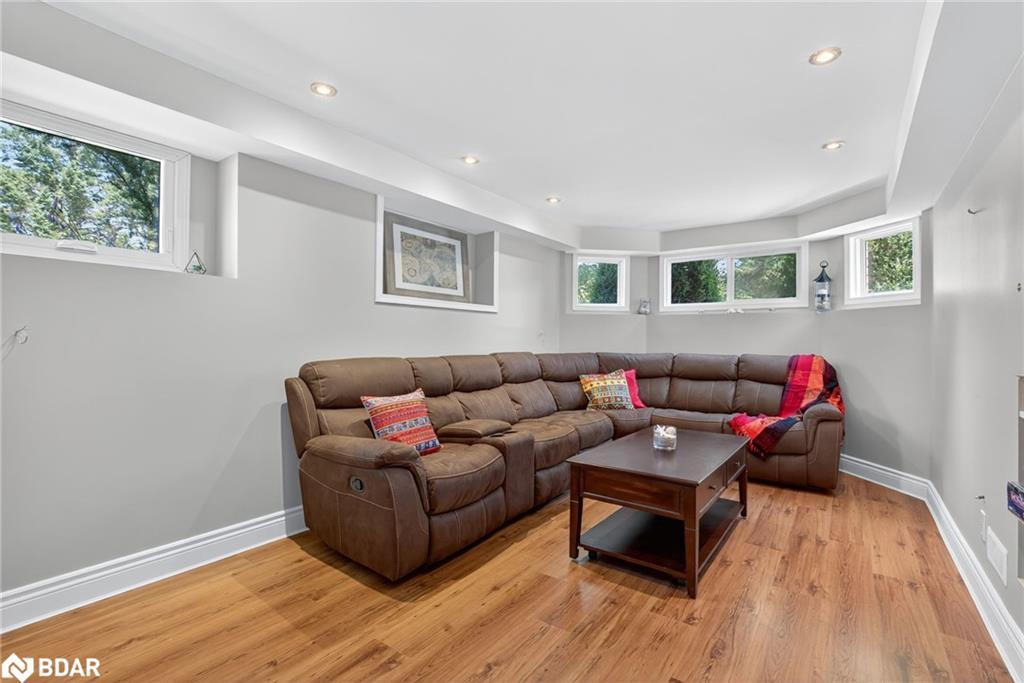 2 Birchmount Circle, Wasaga Beach, ON - Indoor