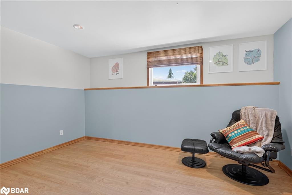 2 Birchmount Circle, Wasaga Beach, ON - Indoor Photo Showing Other Room