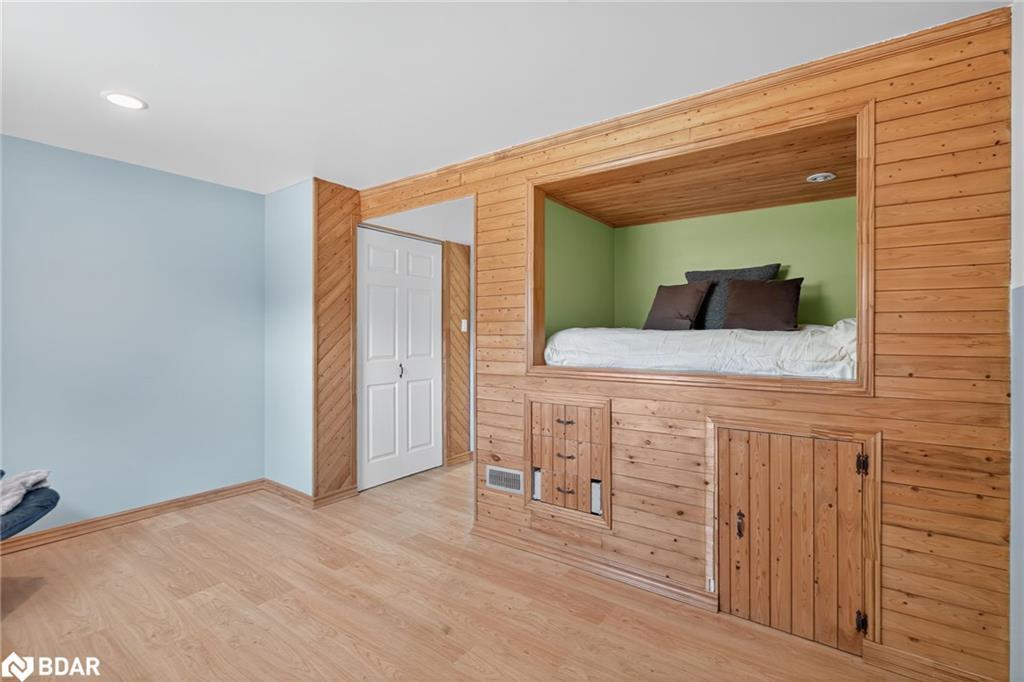 2 Birchmount Circle, Wasaga Beach, ON - Indoor Photo Showing Other Room