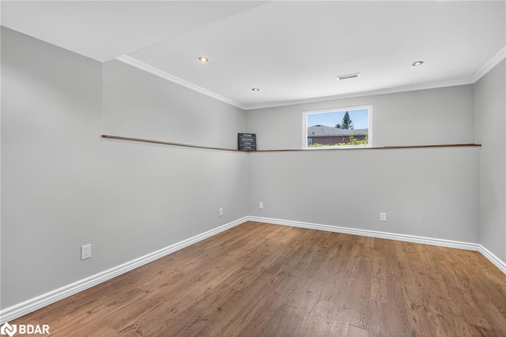 2 Birchmount Circle, Wasaga Beach, ON - Indoor Photo Showing Other Room