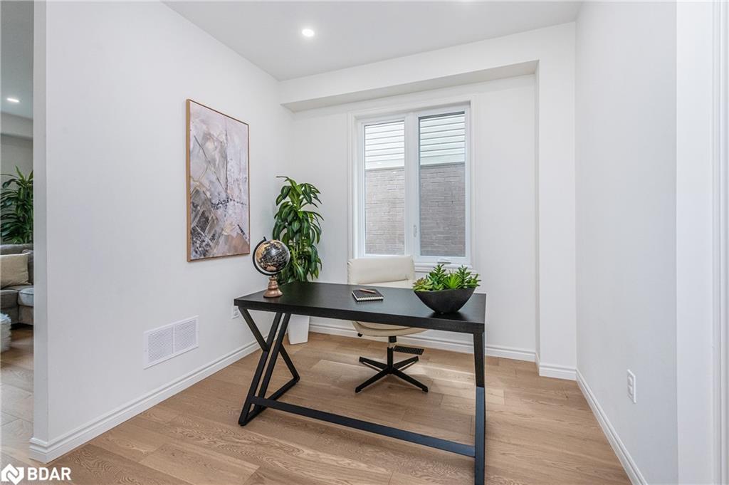 35 Povey Road, Fergus, ON - Indoor Photo Showing Office