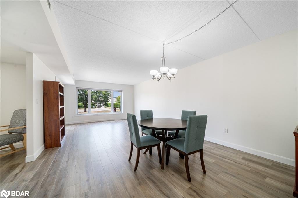 103-11 Beck Boulevard, Penetanguishene, ON - Indoor Photo Showing Dining Room