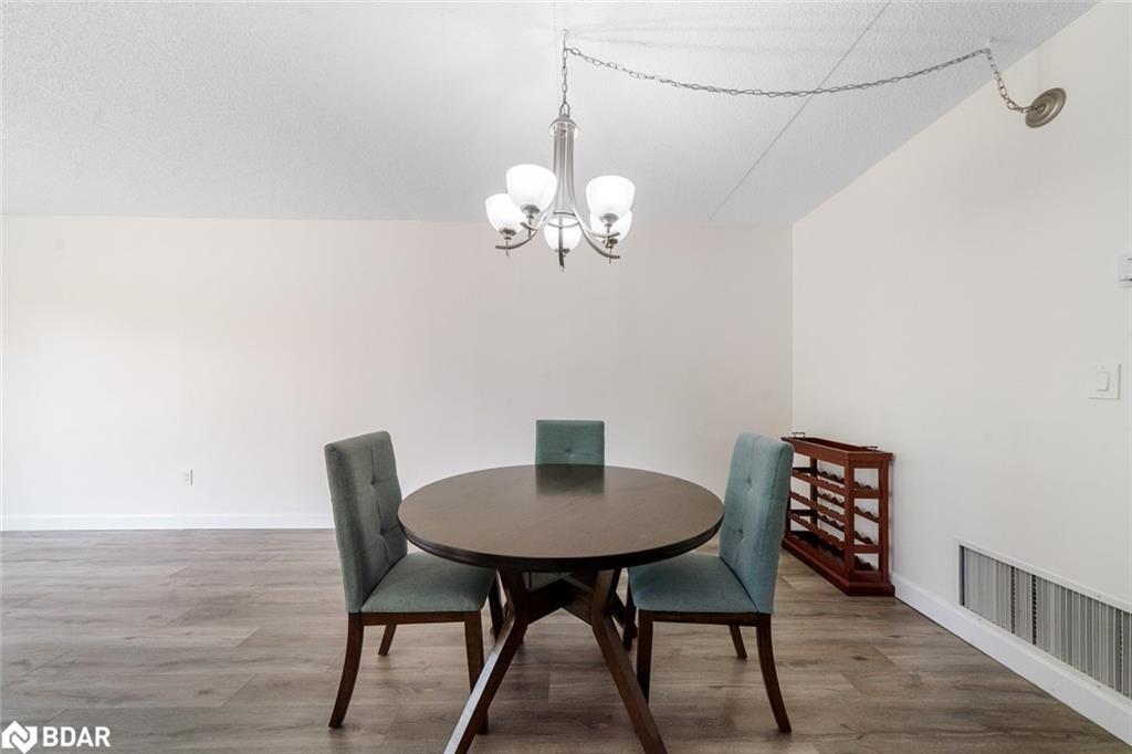 103-11 Beck Boulevard, Penetanguishene, ON - Indoor Photo Showing Dining Room