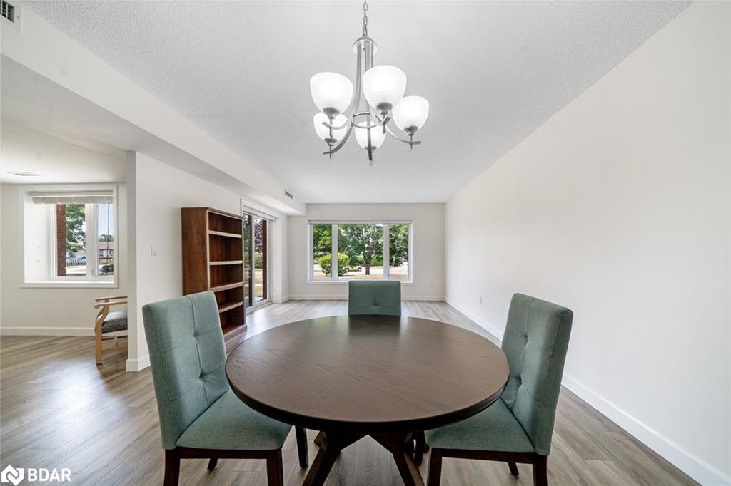 103-11 Beck Boulevard, Penetanguishene, ON - Indoor Photo Showing Dining Room