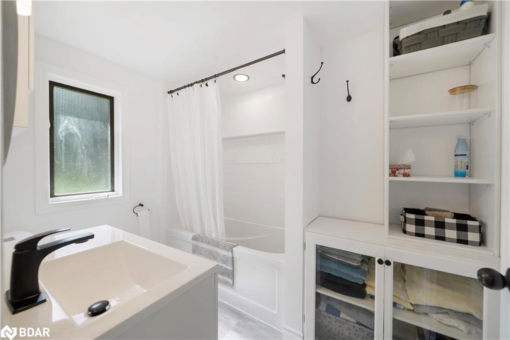 3 Earldom Boulevard, Port Mcnicoll, ON - Indoor Photo Showing Bathroom