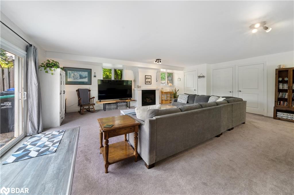3 Earldom Boulevard, Port Mcnicoll, ON - Indoor Photo Showing Living Room