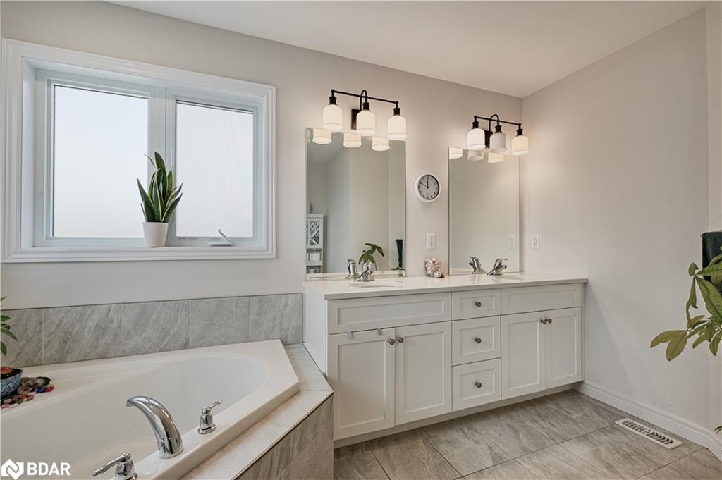 80 Mill Race Crescent, St. Jacobs, ON - Indoor Photo Showing Bathroom
