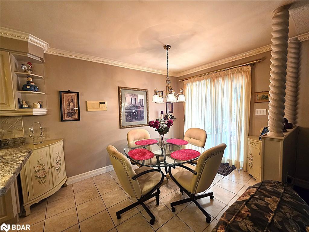 28 Cranberry Heights, Wasaga Beach, ON - Indoor Photo Showing Dining Room
