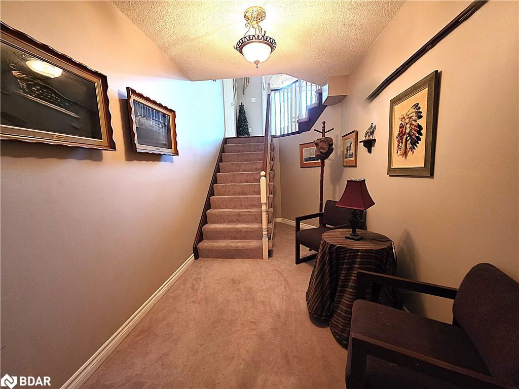28 Cranberry Heights, Wasaga Beach, ON - Indoor Photo Showing Other Room