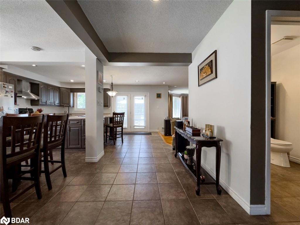 18 Cotswold Court, Georgetown, ON - Indoor