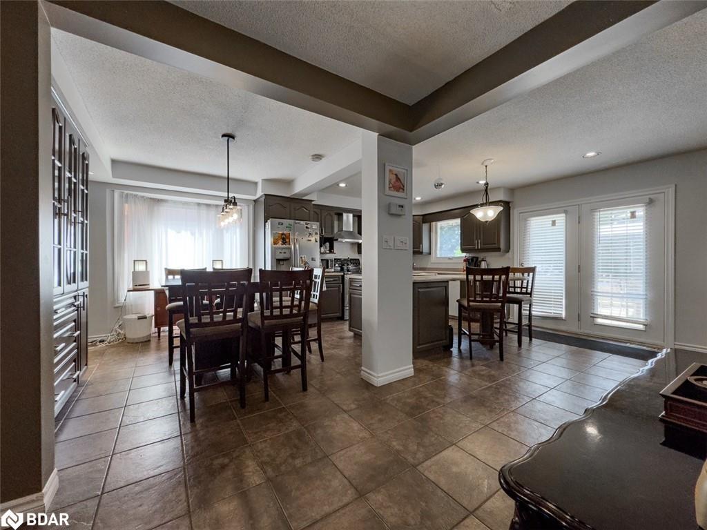 18 Cotswold Court, Georgetown, ON - Indoor Photo Showing Other Room