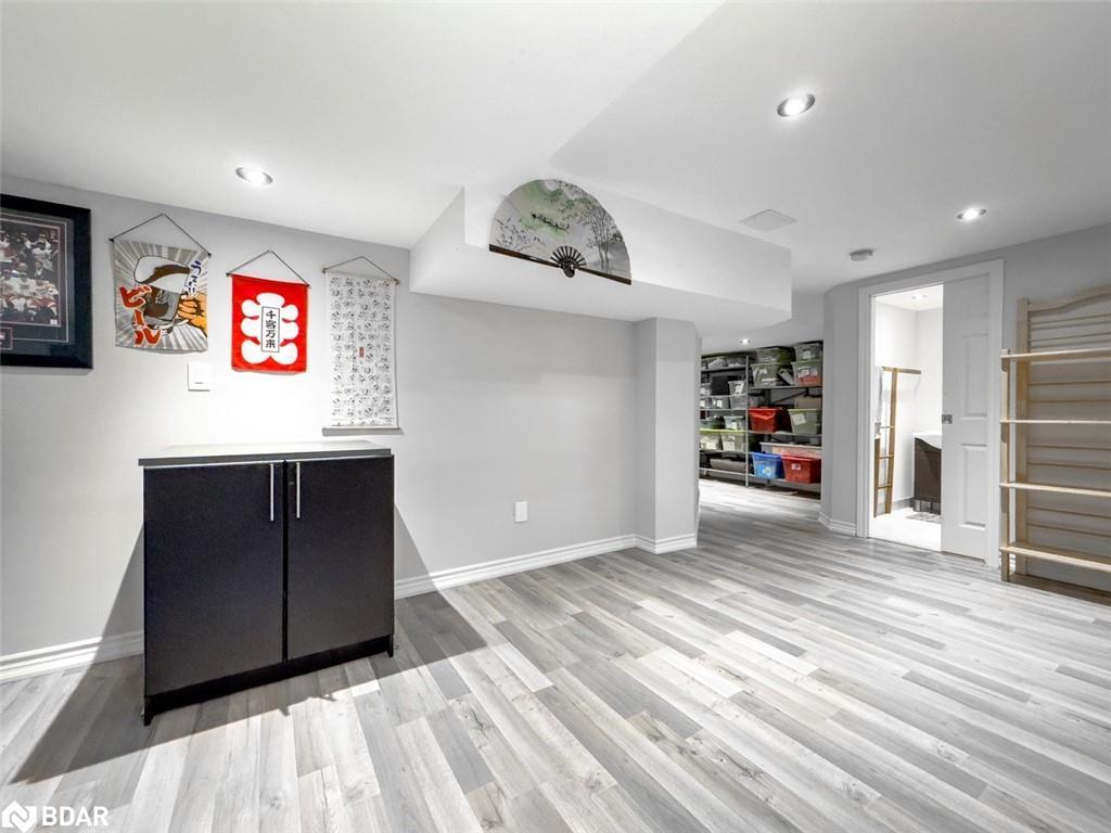 18 Cotswold Court, Georgetown, ON - Indoor