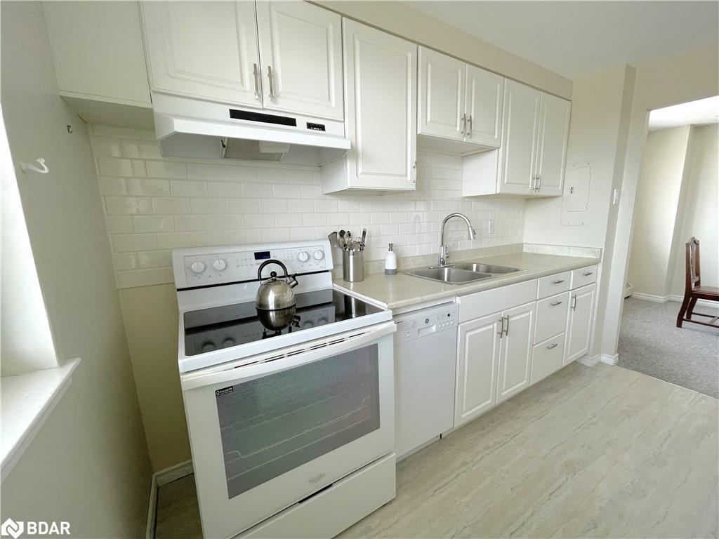 702-414 Blake Street, Barrie, ON - Indoor Photo Showing Kitchen With Double Sink