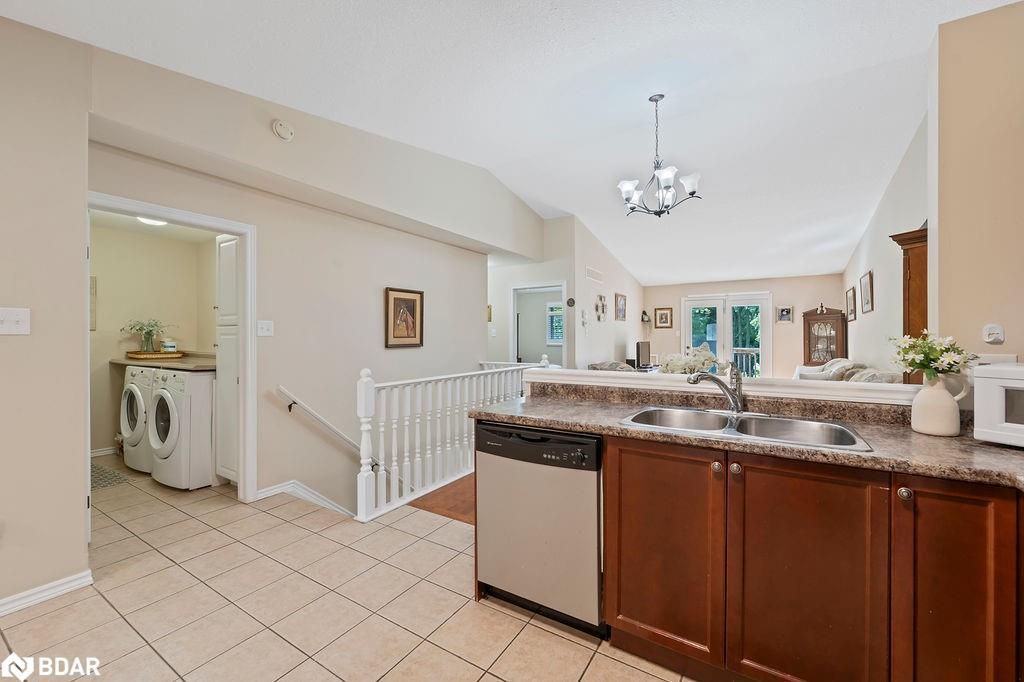 18-510 Queensway W, Simcoe, ON - Indoor Photo Showing Kitchen With Double Sink