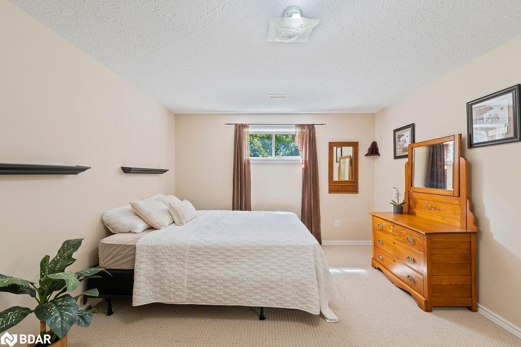 18-510 Queensway W, Simcoe, ON - Indoor Photo Showing Bedroom