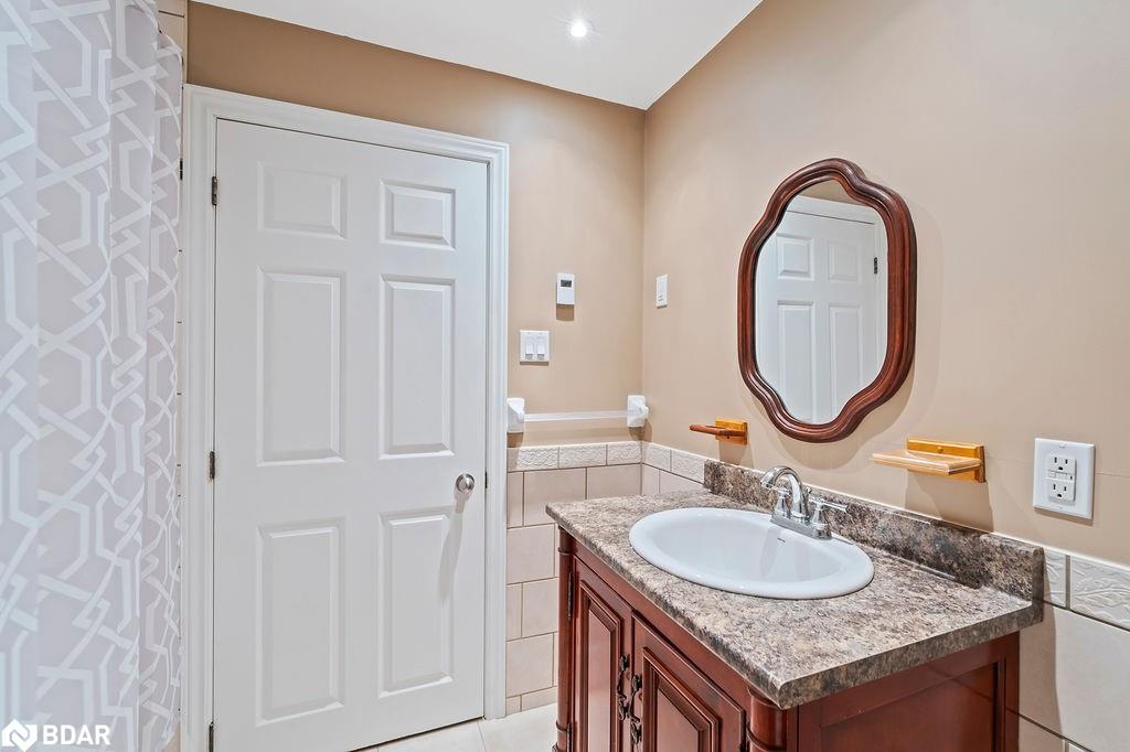 18-510 Queensway W, Simcoe, ON - Indoor Photo Showing Bathroom