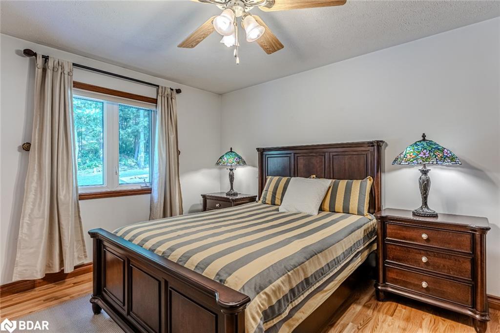 3891 9 Line N, Oro-Medonte, ON - Indoor Photo Showing Bedroom