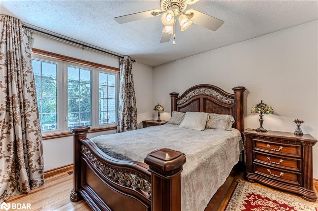 3891 9 Line N, Oro-Medonte, ON - Indoor Photo Showing Bedroom