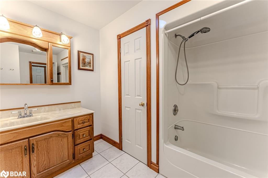 3891 9 Line N, Oro-Medonte, ON - Indoor Photo Showing Bathroom