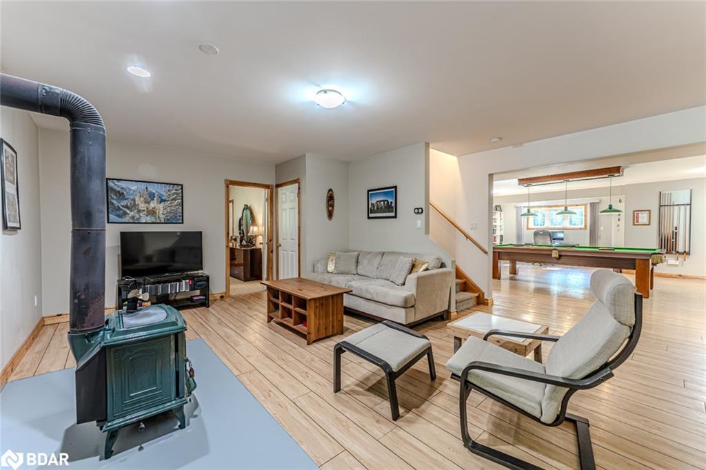 3891 9 Line N, Oro-Medonte, ON - Indoor Photo Showing Living Room