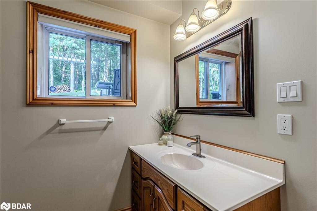 3891 9 Line N, Oro-Medonte, ON - Indoor Photo Showing Bathroom