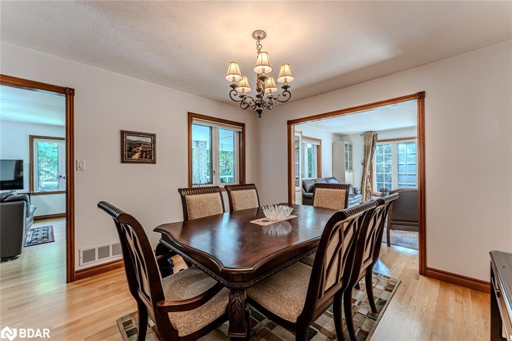 3891 9 Line N, Oro-Medonte, ON - Indoor Photo Showing Dining Room