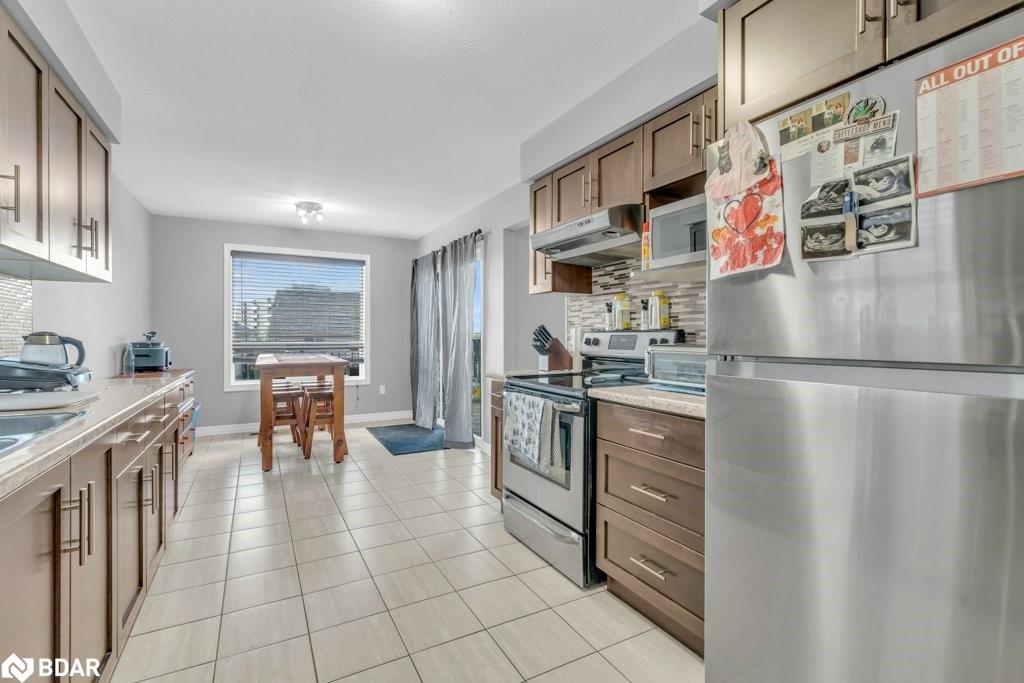 3 Davison Drive Drive, Guelph, ON - Indoor Photo Showing Kitchen