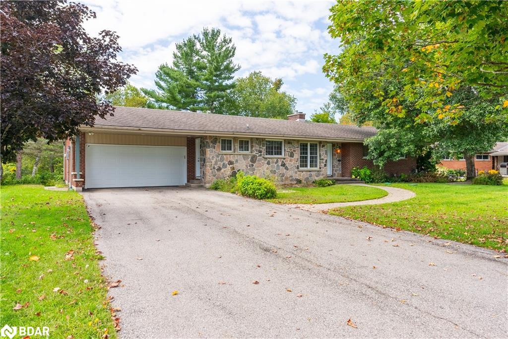 443 By-Lock Acres Road, Huntsville, ON - Outdoor With Facade