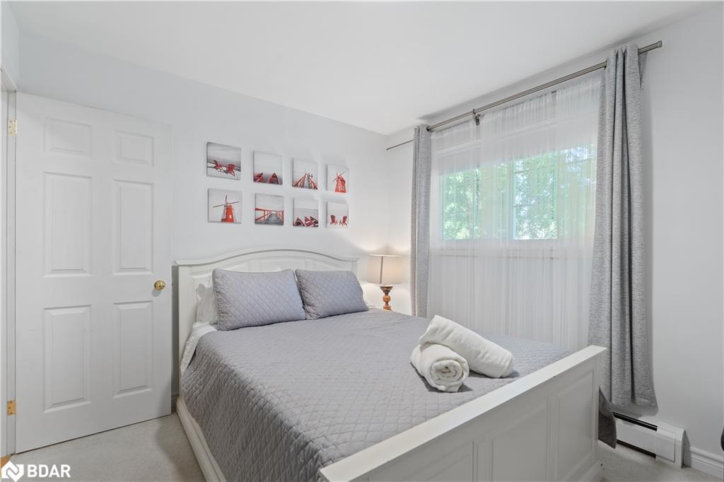 443 By-Lock Acres Road, Huntsville, ON - Indoor Photo Showing Bedroom