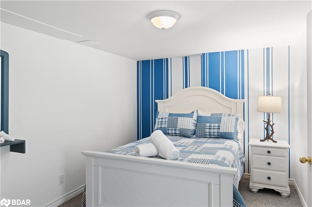 443 By-Lock Acres Road, Huntsville, ON - Indoor Photo Showing Bedroom