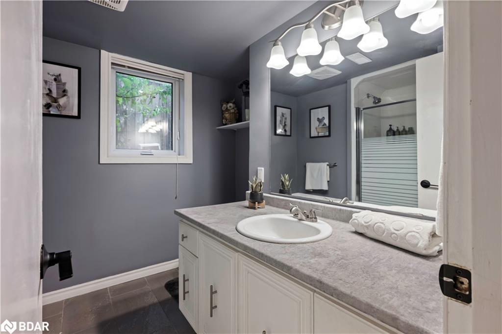 246044 County Rd 16 Road, Mono, ON - Indoor Photo Showing Bathroom
