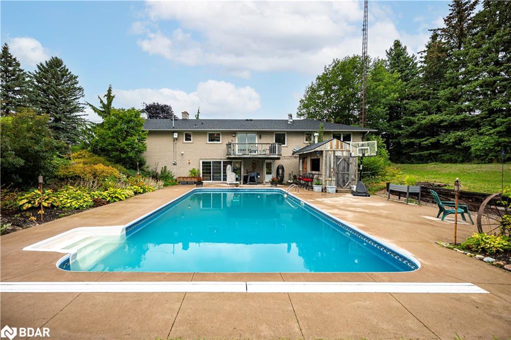 246044 County Rd 16 Road, Mono, ON - Outdoor With In Ground Pool With Backyard