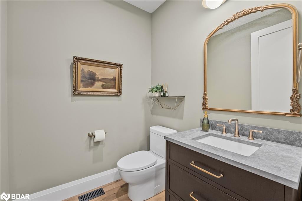 46 Tyndale Road, Barrie, ON - Indoor Photo Showing Bathroom