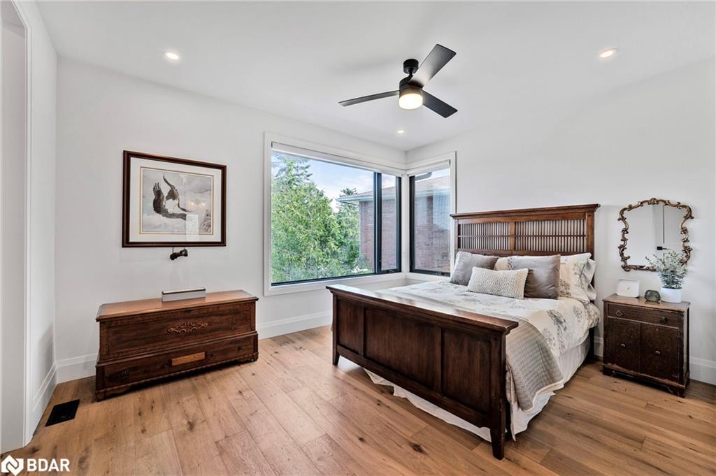 46 Tyndale Road, Barrie, ON - Indoor Photo Showing Bedroom