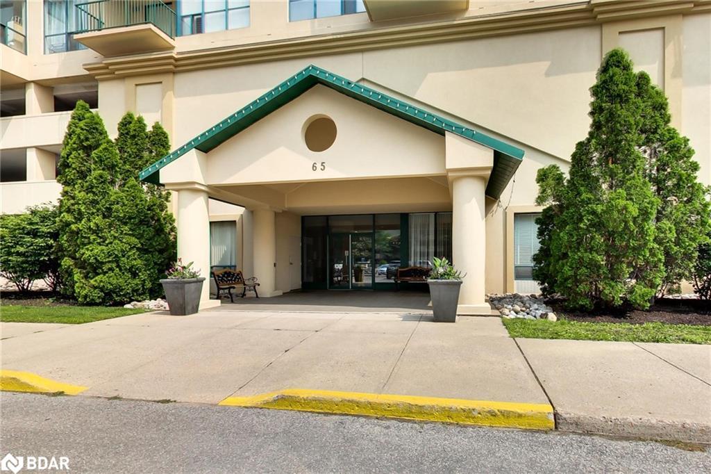 111-65 Ellen Street, Barrie, ON - Outdoor