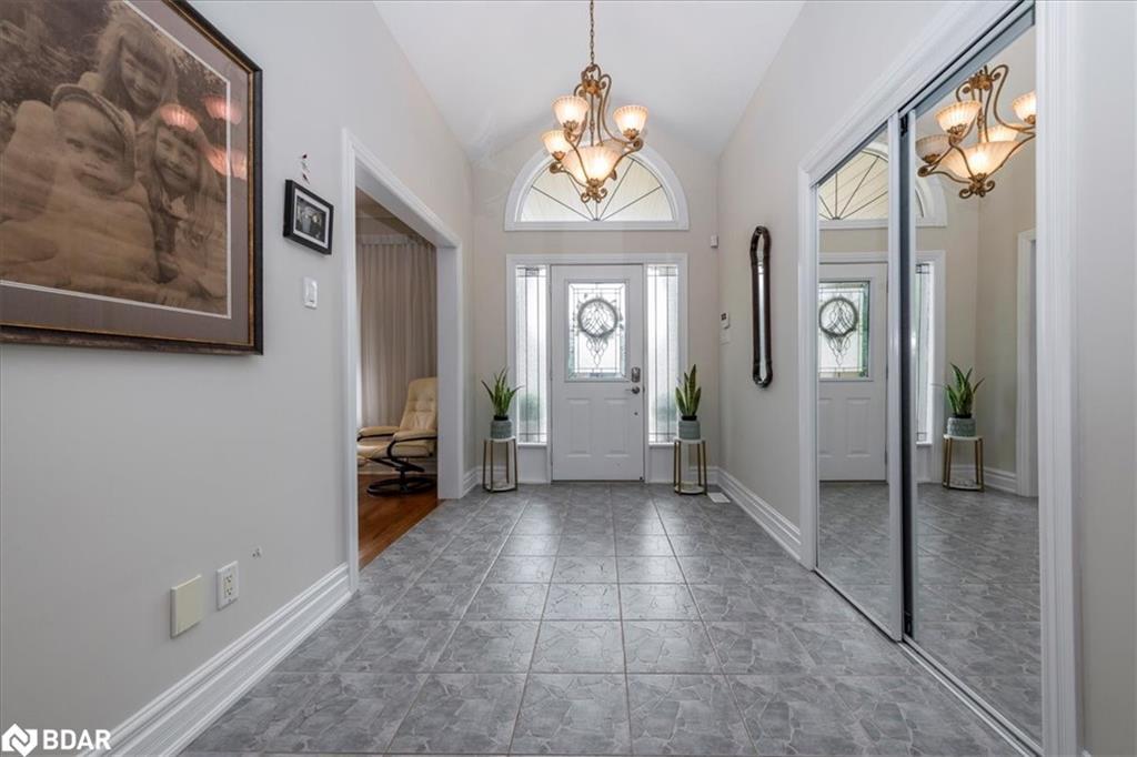34 Heatherwood Drive, Springwater, ON - Indoor Photo Showing Other Room