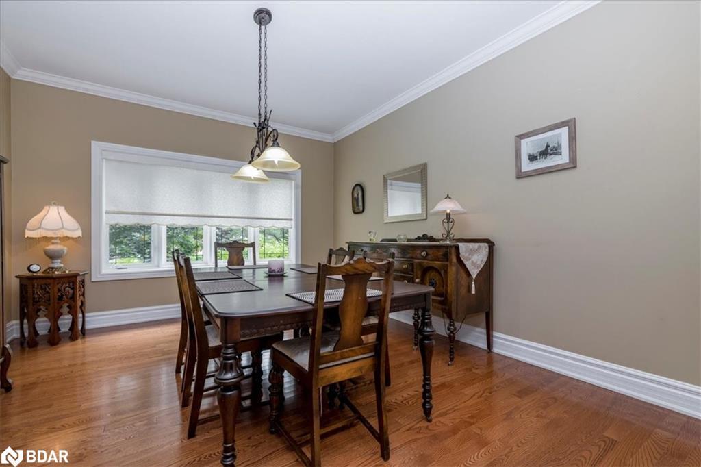 34 Heatherwood Drive, Springwater, ON - Indoor Photo Showing Dining Room