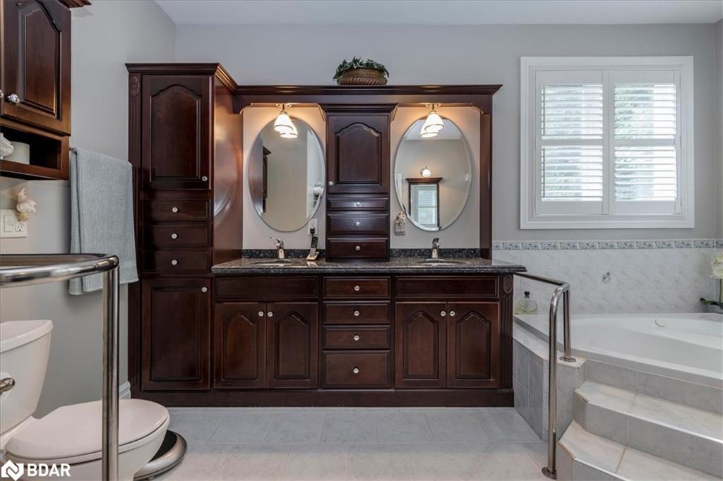 34 Heatherwood Drive, Springwater, ON - Indoor Photo Showing Bathroom
