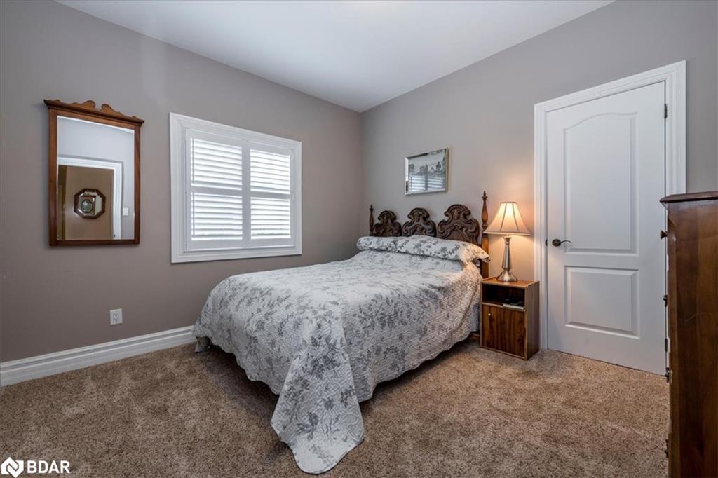 34 Heatherwood Drive, Springwater, ON - Indoor Photo Showing Bedroom