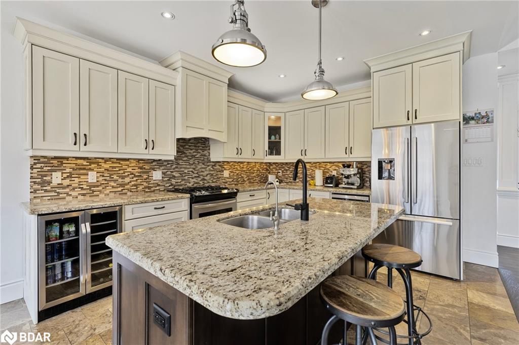 25 Heron Boulevard, Springwater, ON - Indoor Photo Showing Kitchen With Stainless Steel Kitchen With Double Sink With Upgraded Kitchen
