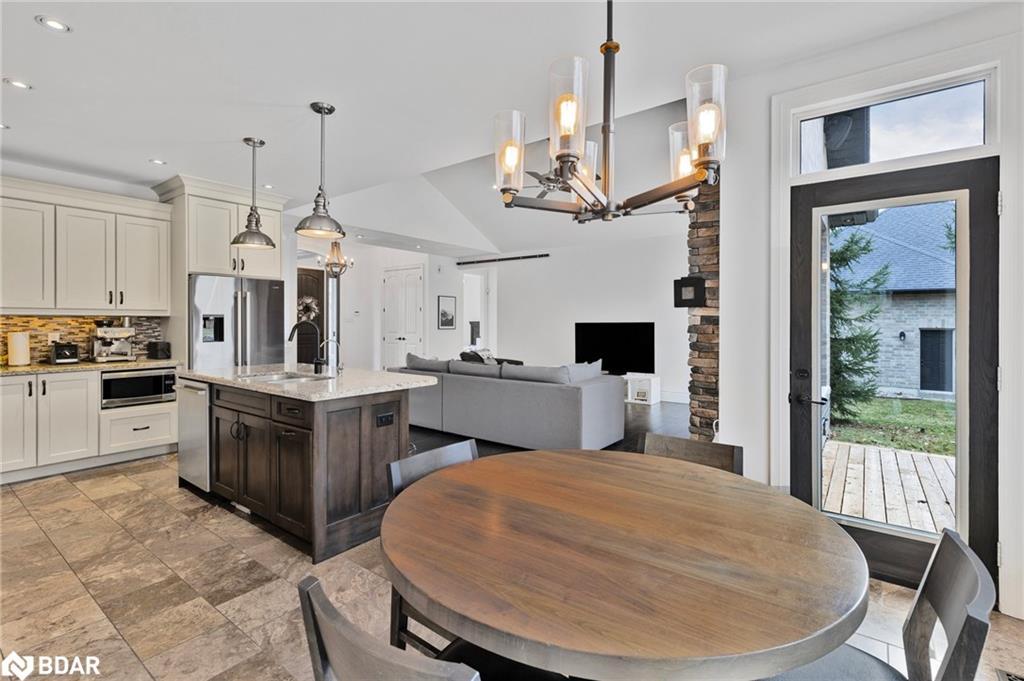 25 Heron Boulevard, Springwater, ON - Indoor