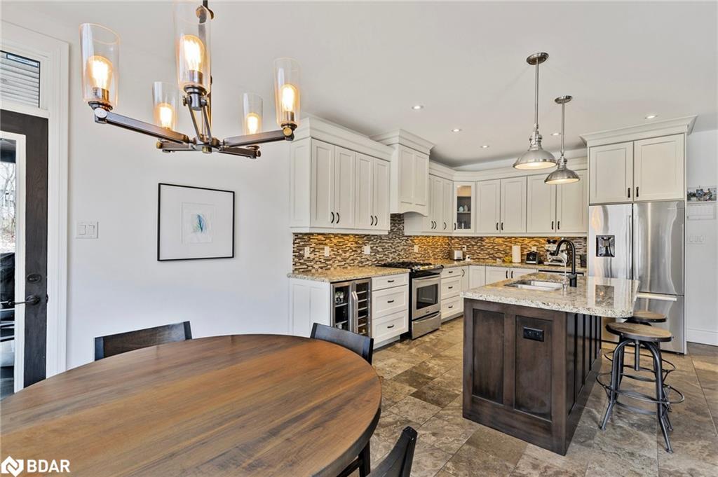 25 Heron Boulevard, Springwater, ON - Indoor