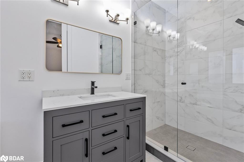 25 Heron Boulevard, Springwater, ON - Indoor Photo Showing Bathroom