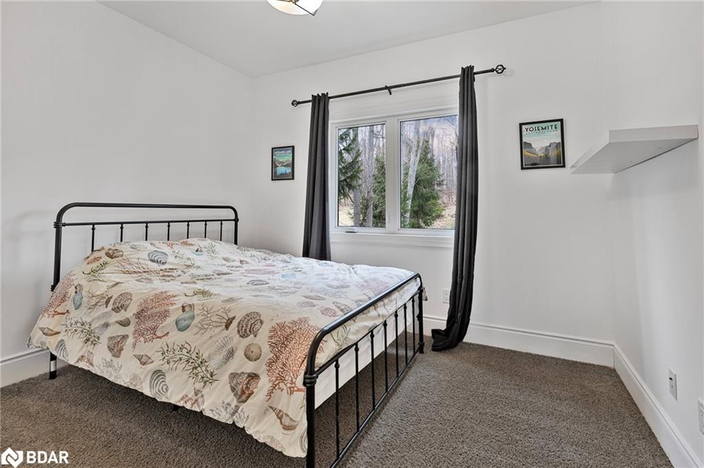 25 Heron Boulevard, Springwater, ON - Indoor Photo Showing Bedroom